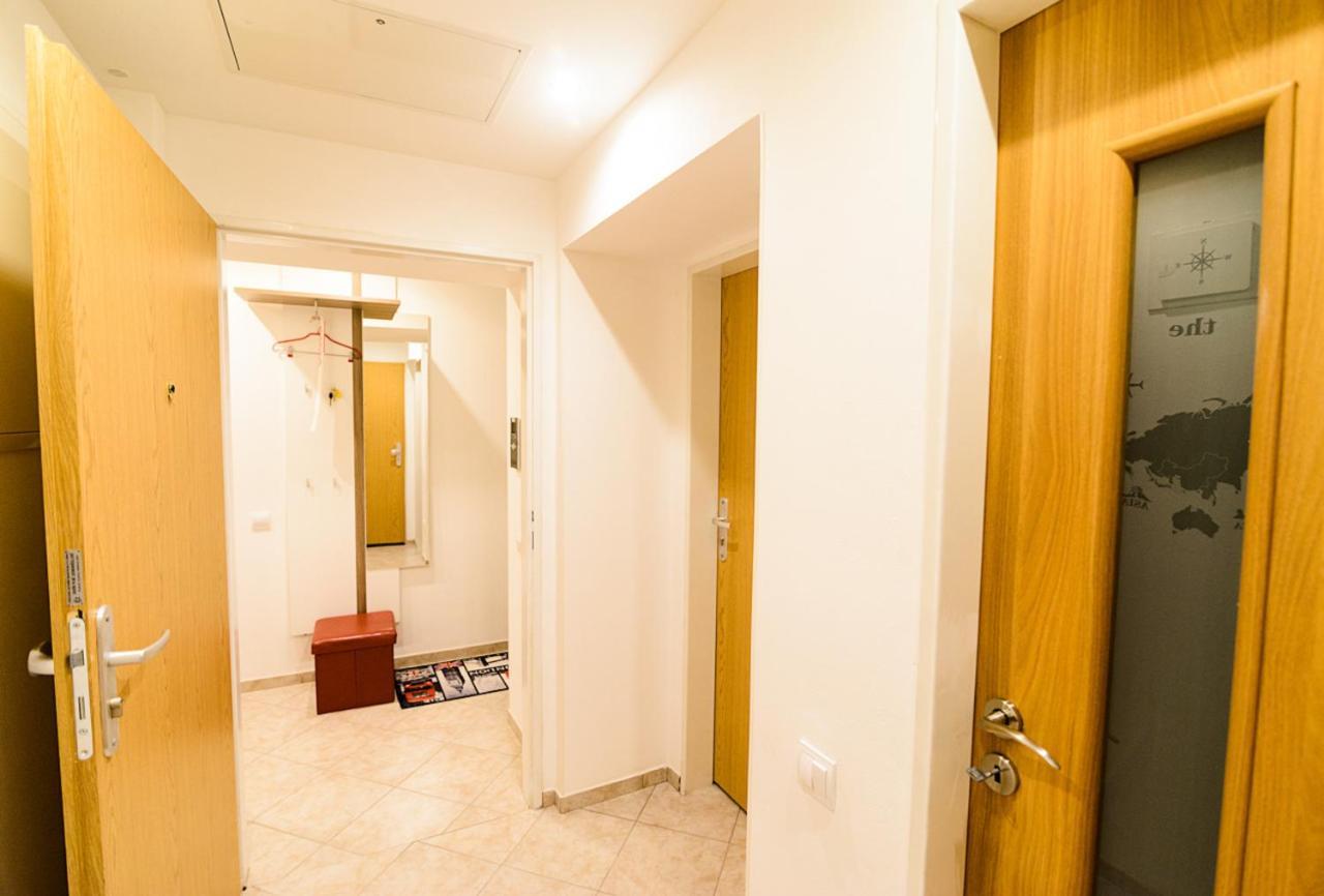 Ground Floor Apartment Prague Ngoại thất bức ảnh